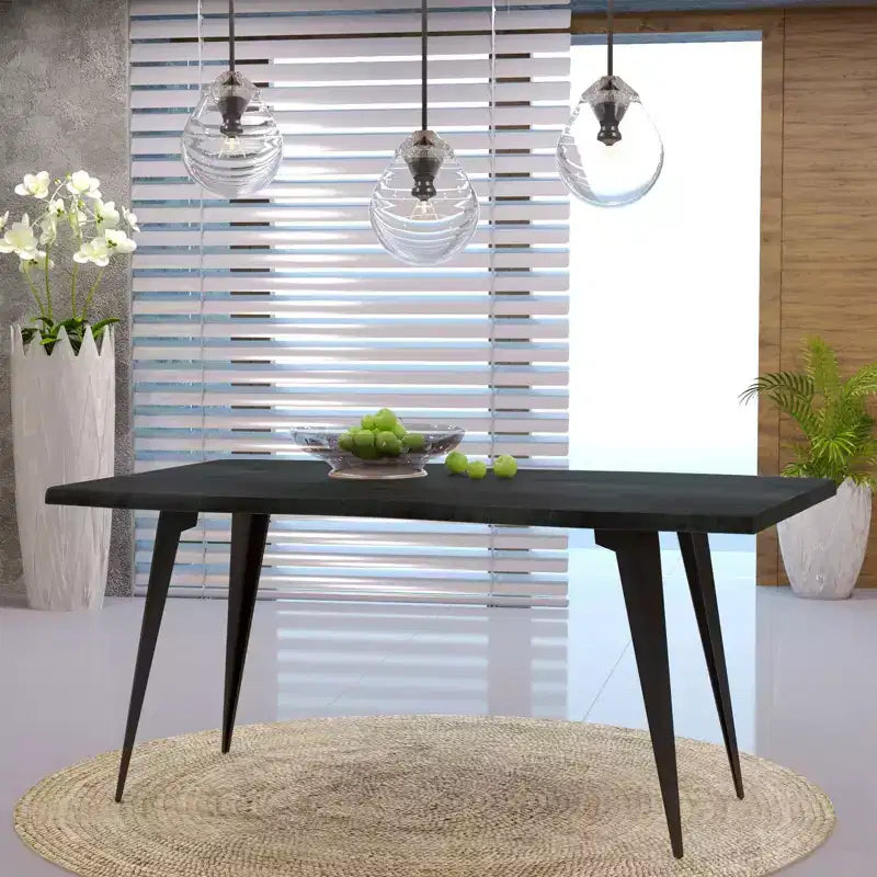 Table à manger moderne rectangulaire de 63 po. Plateau en bois avec bordure ondulée et pieds en métal pour la cuisine, la salle à manger et les espaces contemporains.