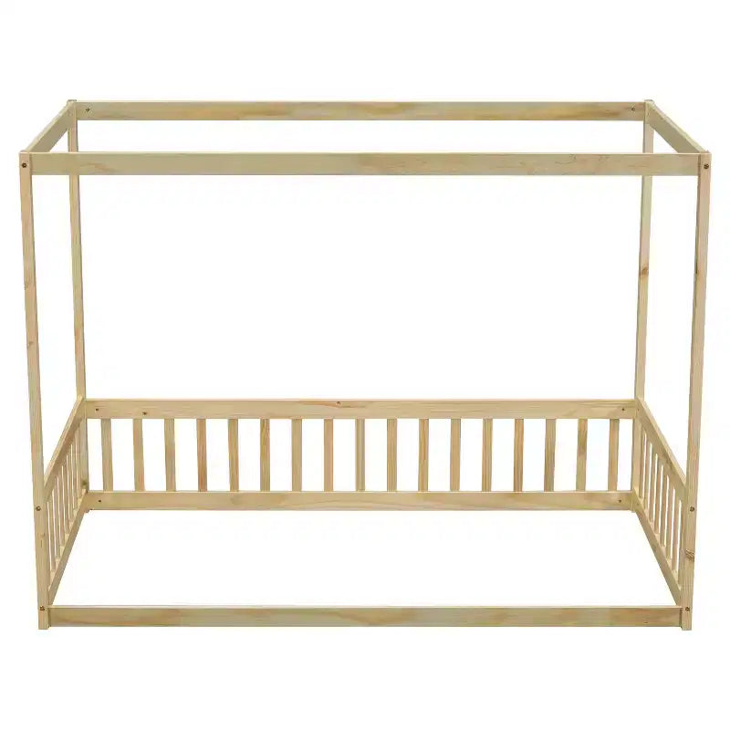 Lit cabane Montessori au sol minimaliste avec barrières et rambardes
