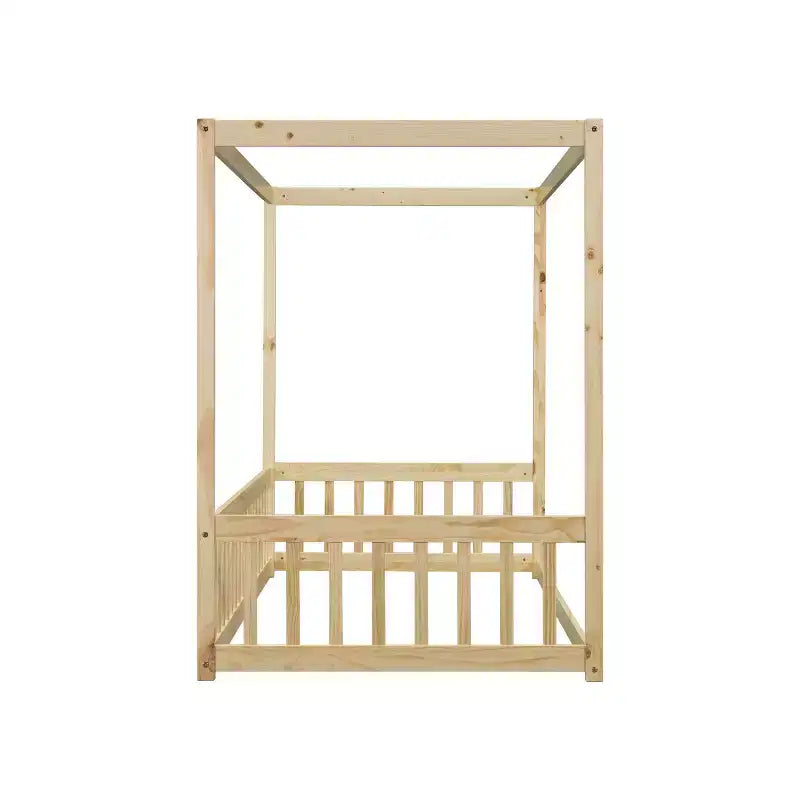 Lit cabane Montessori au sol minimaliste avec barrières et rambardes