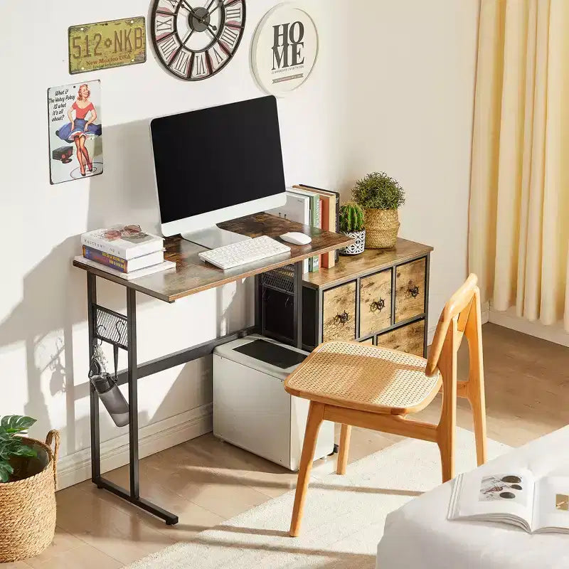 32/44 po. Petit bureau d'ordinateur, bureau d'écriture en bois avec rangement et crochet pour maison ou chambre à coucher, marron