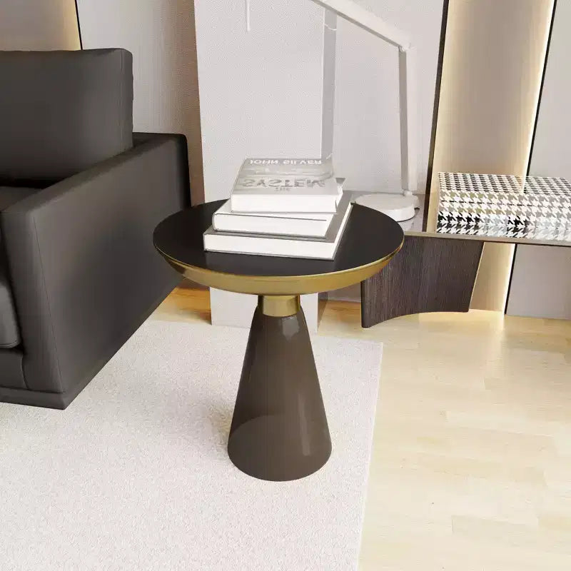 Table d'appoint en verre avec cadre en fer Table d'appoint moderne pour salon, chambre, bureau, lounge, intérieur, décor contemporain