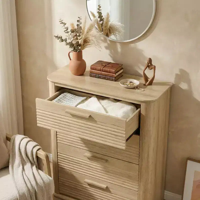 Commode de chambre à 5 tiroirs, commode haute de 45 pouces au profil incurvé, commode en bois cannelé, organiseur de rangement moderne pour chambre à coucher